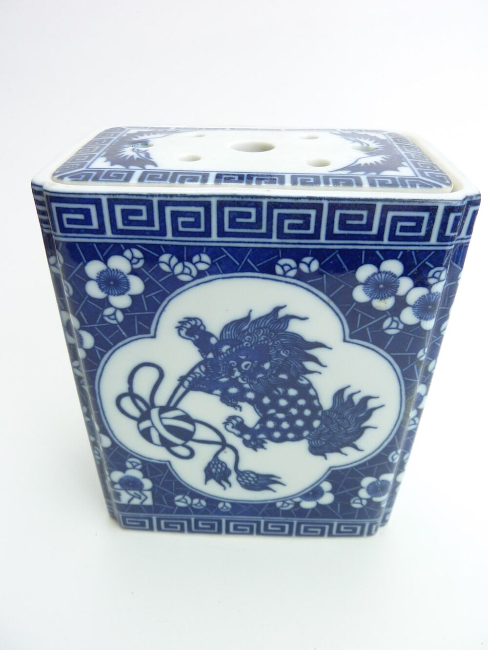 Vintage Chinese Porcelain Pot Foo Dog Lions Blue White Bud Vase Tea Caddy Jar